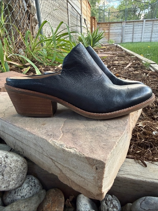 Sofft Shoes - Sofft Leather Women’s Mule Clogs